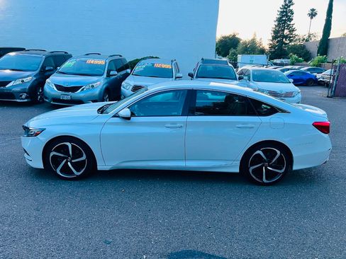 Used 2018 Honda Accord Sport image 5