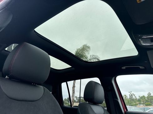 Used 2024 Mercedes-Benz EQB 300 4MATIC image 17