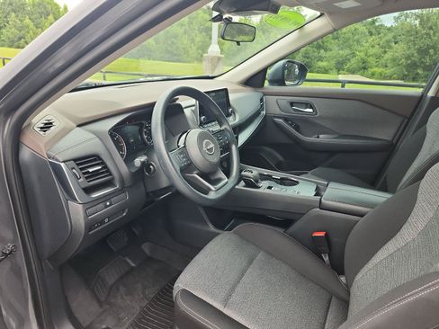 Used 2023 Nissan Rogue SV FWD image 12