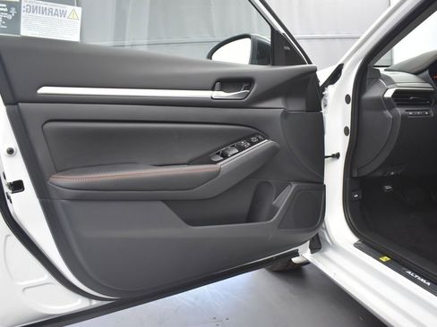 New 2025 Nissan Altima 2.5 SR image 27