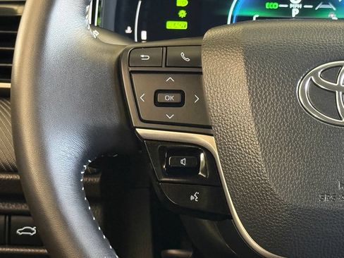 Used 2025 Toyota Camry SE w/ Convenience Package FWD image 25