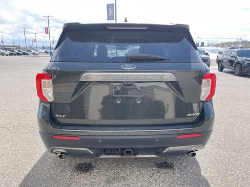 Used 2022 Ford Explorer XLT w/ Equipment Group 202A image 5