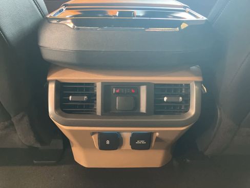 Used 2021 Ford F150 Lariat w/ Equipment Group 502A High image 28