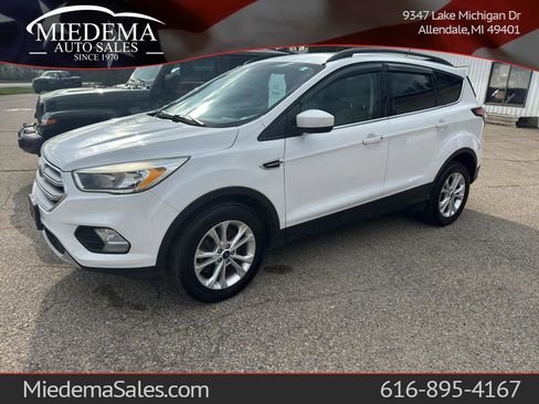 Used 2018 Ford Escape SE w/ SE Sync 3 Package image 1