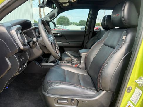 Used 2022 Toyota Tacoma TRD Pro AWD/4WD image 10