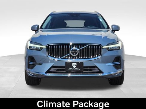 Certified 2023 Volvo XC60 B5 Plus w/ Climate Package AWD/4WD image 3