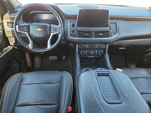 Used 2023 Chevrolet Suburban Premier image 12