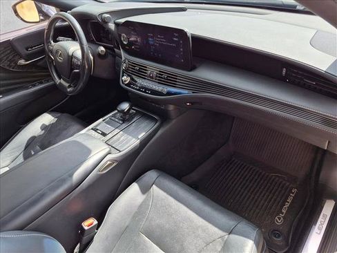 Used 2022 Lexus LS 500 w/ Accessory Package (Z2) RWD image 21