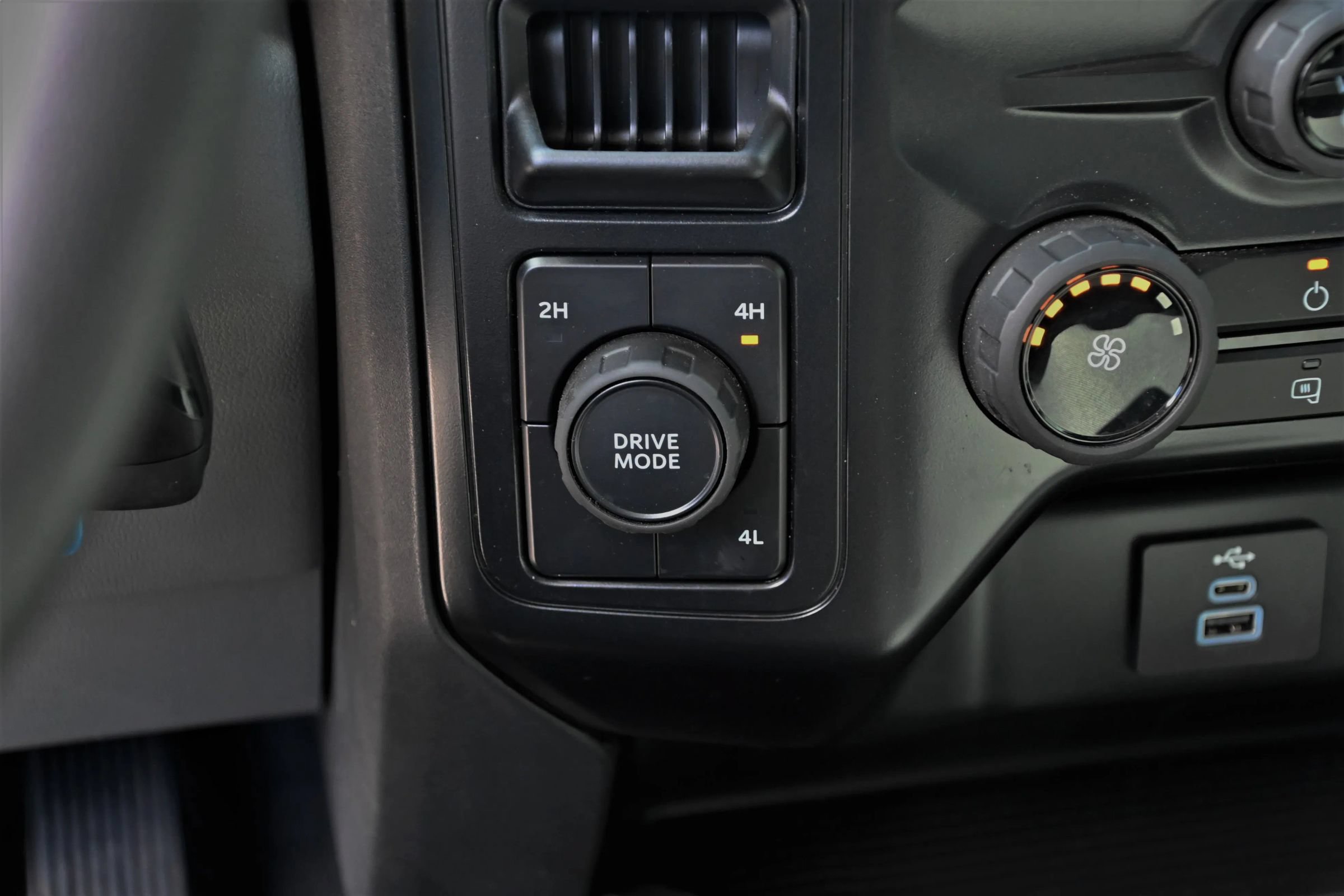 Used 2025 Ford F350 XL w/ STX Appearance Package AWD/4WD image 12