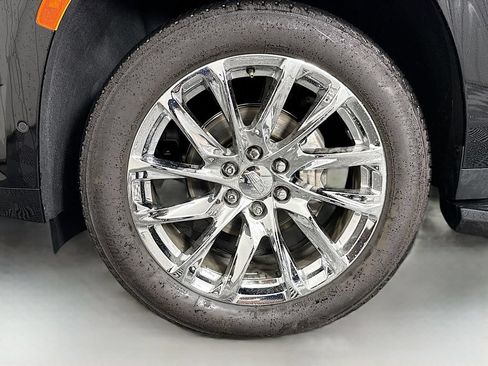 Used 2022 Cadillac Escalade ESV Premium Luxury w/ LPO, Radiant Package AWD/4WD image 33