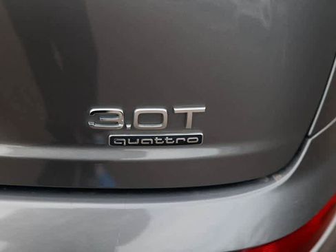 Used 2018 Audi Q7 3.0T Prestige w/ Prestige Package image 16