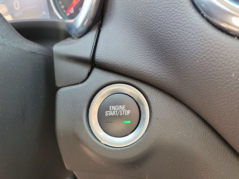 Used 2023 Chevrolet Equinox LT FWD image 35