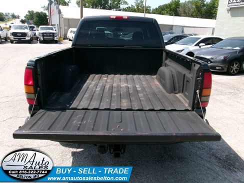 Used 2005 GMC Sierra 1500 SLE w/ Off-Road Package AWD/4WD image 5