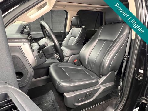 Used 2024 Ford Expedition Max XLT image 4