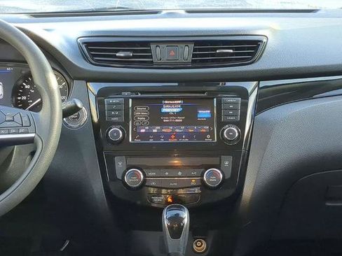 Certified 2020 Nissan Rogue Sport SV FWD image 18