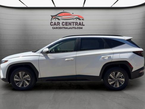 Used 2022 Hyundai Tucson Blue AWD/4WD image 2