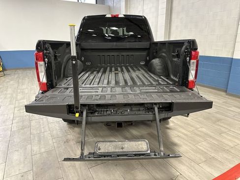 Certified 2017 Ford F250 Lariat w/ Chrome Package image 15