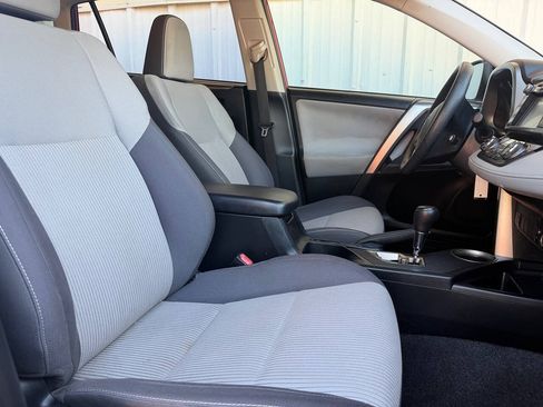 Used 2015 Toyota RAV4 XLE FWD image 14