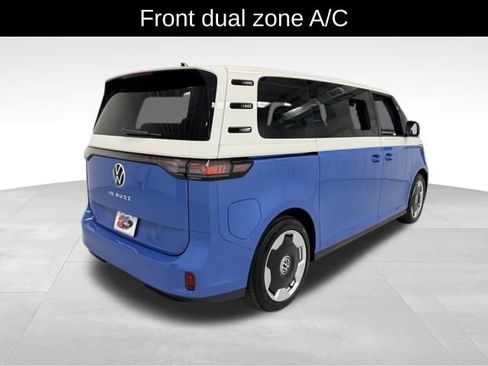 Used 2025 Volkswagen ID. Buzz Pro S RWD image 6