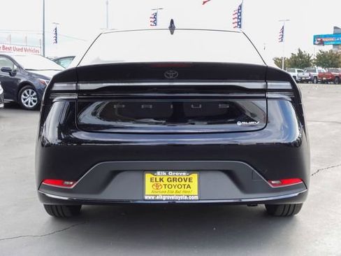 New 2026 Toyota Prius Plug-In Hybrid FWD image 8