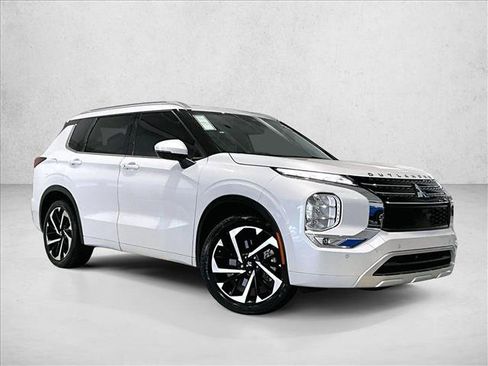 Used 2023 Mitsubishi Outlander SEL FWD image 12