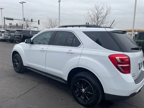 Used 2017 Chevrolet Equinox LT w/ Convenience Package image 4