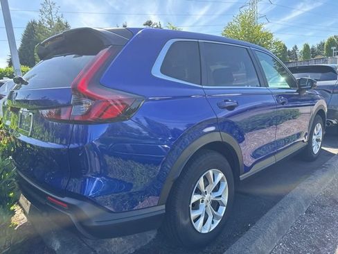 Used 2025 Honda CR-V LX image 3