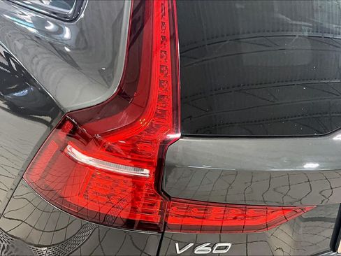 Used 2020 Volvo V60 T5 Cross Country AWD/4WD image 27
