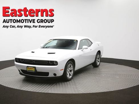Used 2022 Dodge Challenger SXT image 52