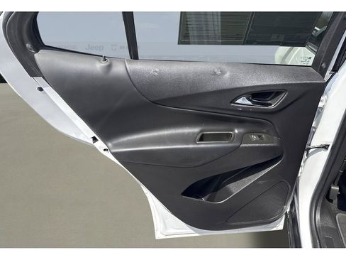 Used 2024 Chevrolet Equinox LT image 19