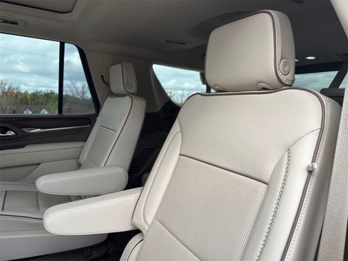 Used 2021 GMC Yukon Denali w/ Denali Ultimate Package image 35