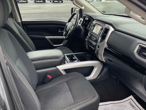 Used 2017 Nissan Titan SV image 35