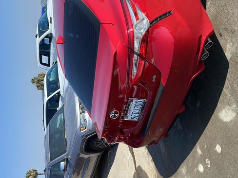Used 2019 Toyota Camry SE w/ Convenience Package FWD image 9