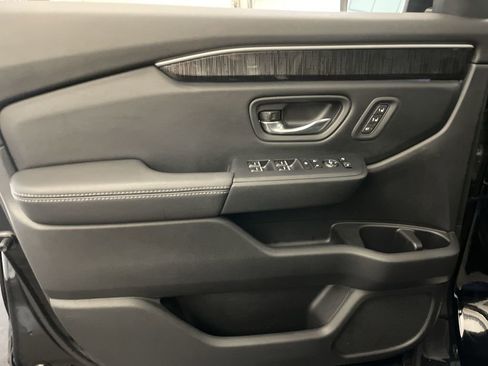 Used 2023 Honda Pilot Elite image 17
