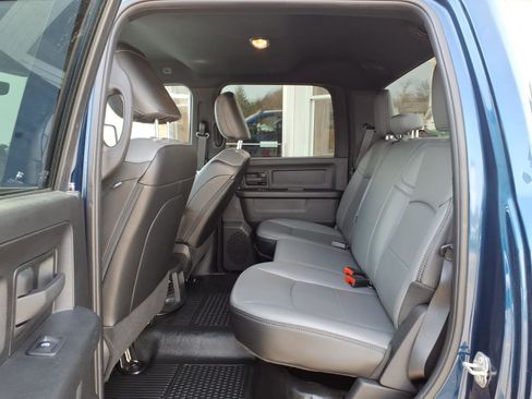 Used 2024 RAM 2500 Tradesman w/ Chrome Appearance Group image 9