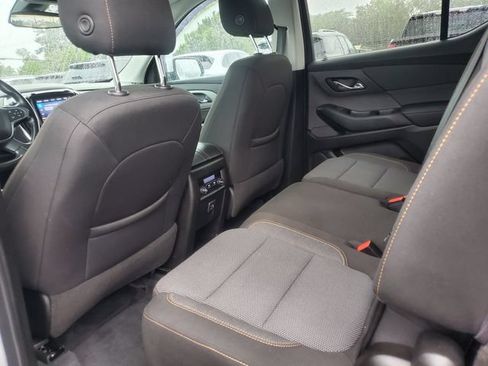 Used 2021 Chevrolet Traverse LT FWD image 14
