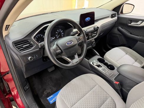 Used 2020 Ford Escape SE image 19