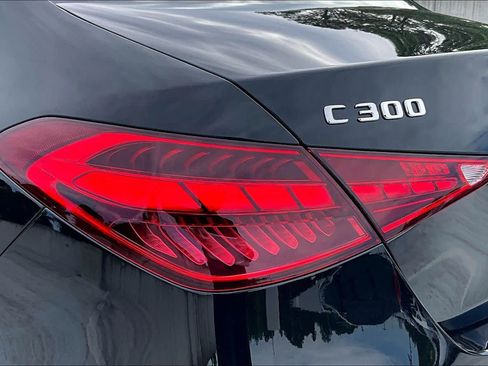 Used 2025 Mercedes-Benz C 300 4MATIC Sedan image 29