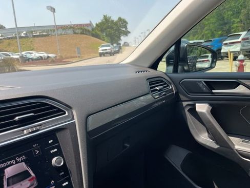 Used 2023 Volkswagen Tiguan SE FWD image 26