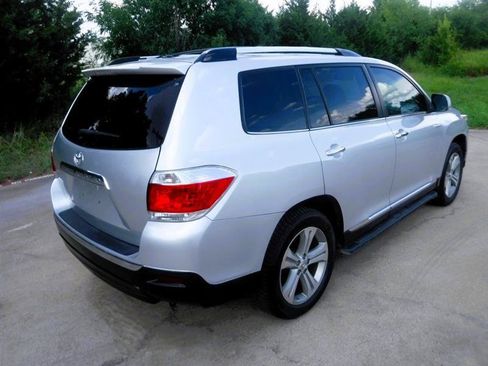 Used 2013 Toyota Highlander Limited FWD image 4