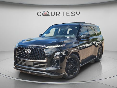 Certified 2026 INFINITI QX80 4WD w/ Sport Exterior Package image 8