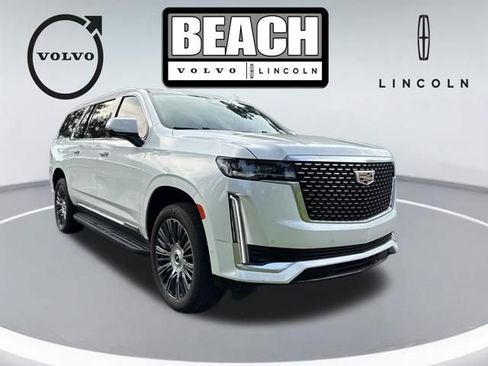 Used 2022 Cadillac Escalade ESV Premium Luxury AWD/4WD image 1