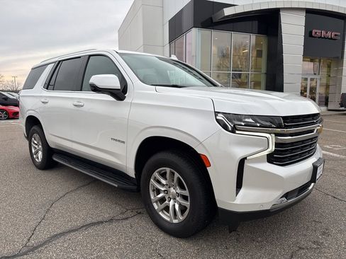 Used 2022 Chevrolet Tahoe LT w/ Luxury Package image 2