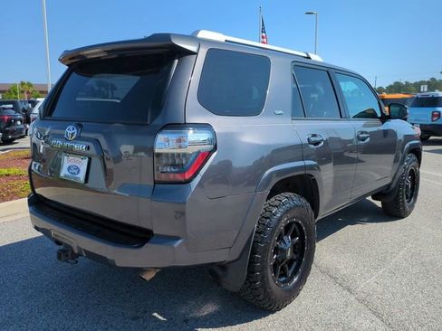 Used 2016 Toyota 4Runner SR5 Premium image 4