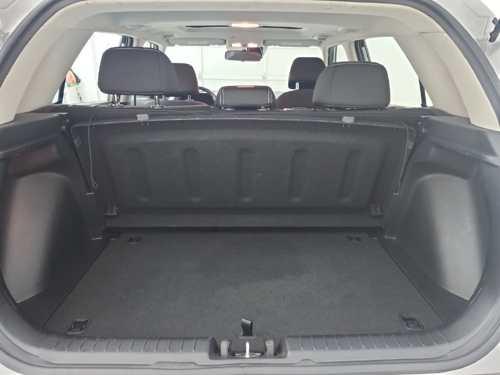 Used 2025 Hyundai Venue SEL FWD image 35