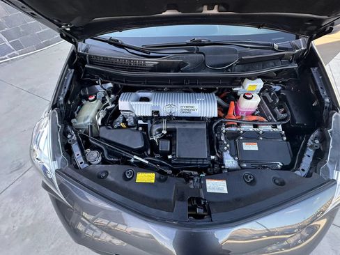 Used 2015 Toyota Prius V Four FWD image 37