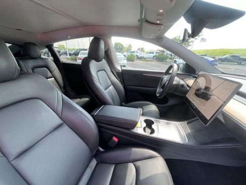 Used 2024 Tesla Model Y Long Range AWD/4WD image 7