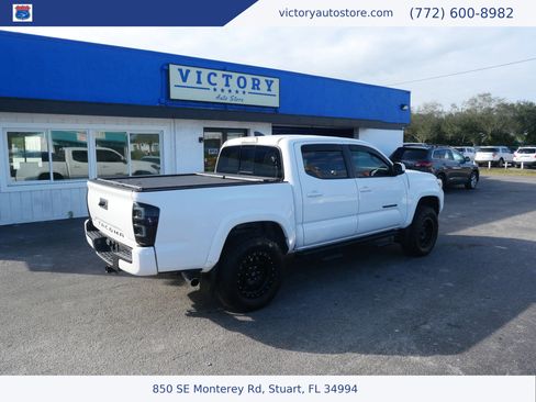 Used 2018 Toyota Tacoma SR5 RWD image 5