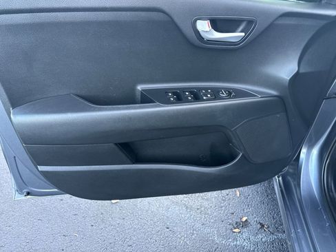 Used 2020 Kia Rio S image 12