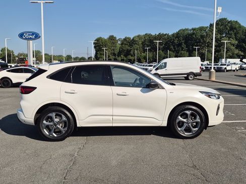 Certified 2023 Ford Escape ST-Line w/ Tech Pack #1 AWD/4WD image 3